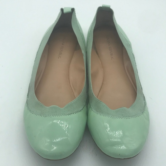 Banana Republic Shoes - Banana republic size 8 1/2 M leather ballet flats